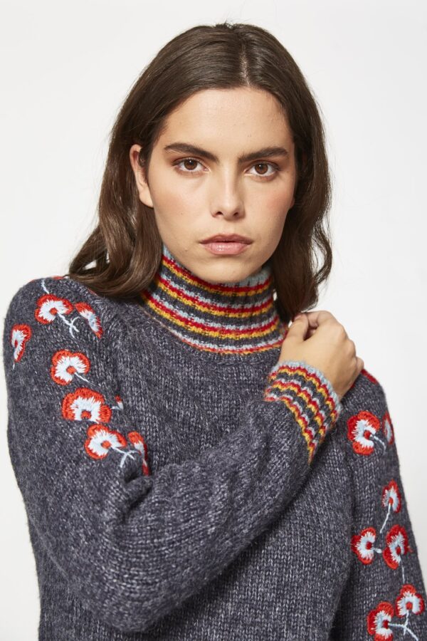 MDM Jersey cuello alto con bordados