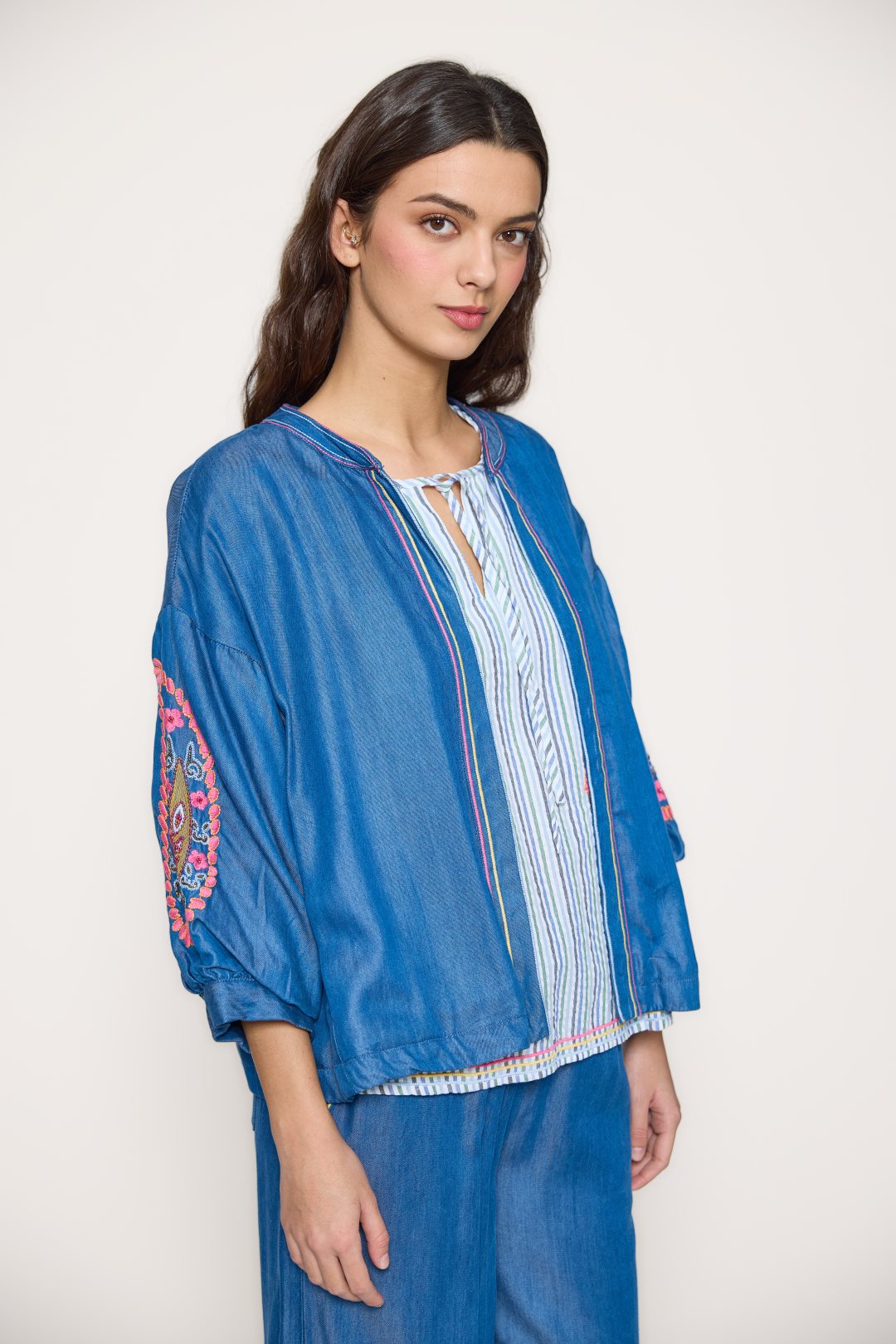 MdM Chaqueta denim bordada